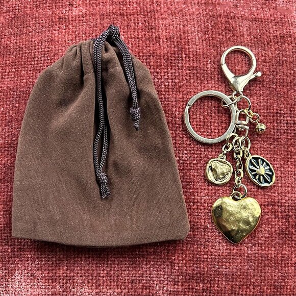 New HEARTS ALLOVER Bag Charm Gold Tone 💕 - Picture 3 of 7